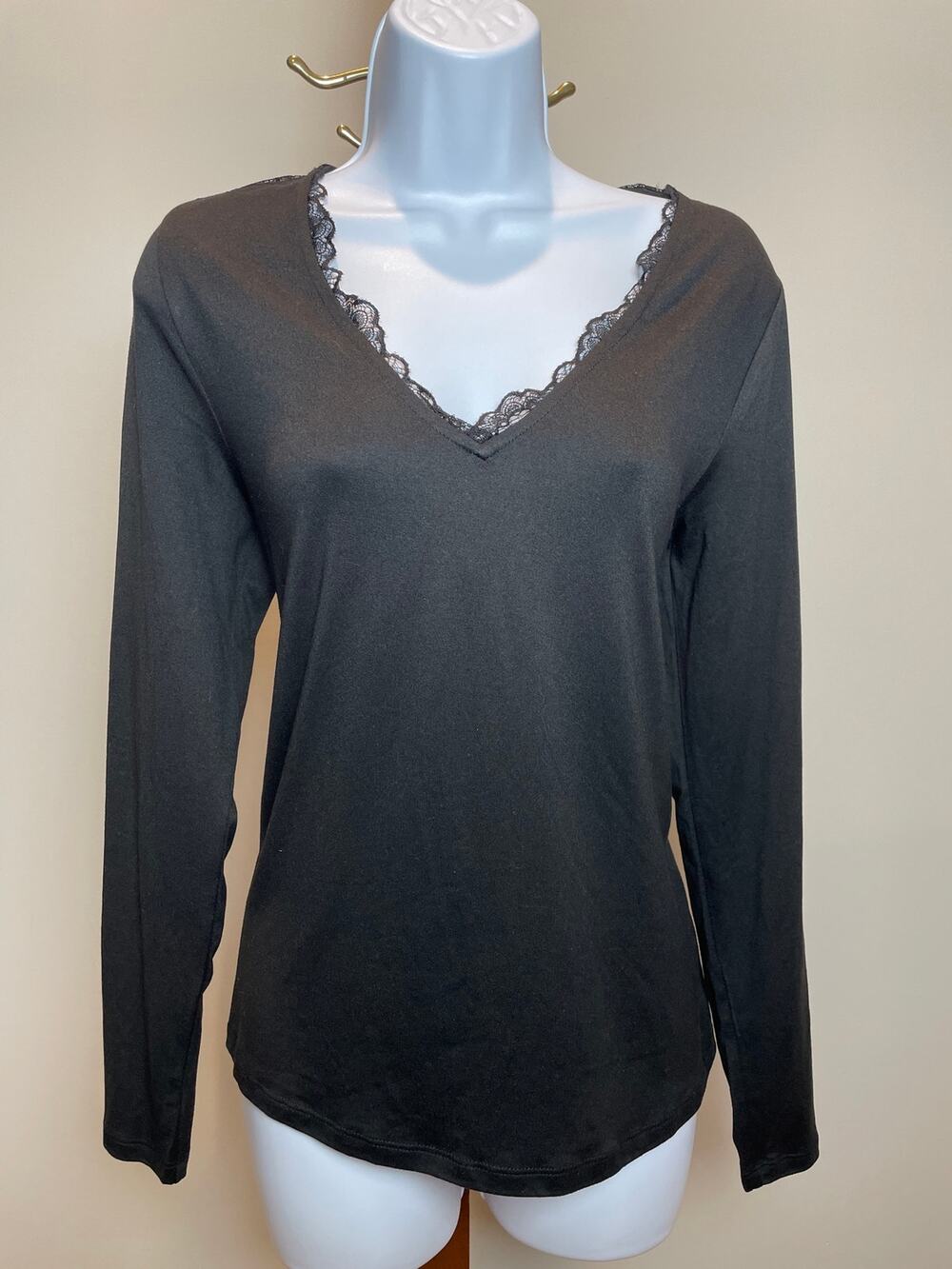 Bobeau Black Long Sleeve Lace Open Back Top Chic Casual Comfy NWT Size L